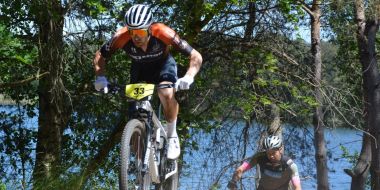 Coureurs op ATB cross